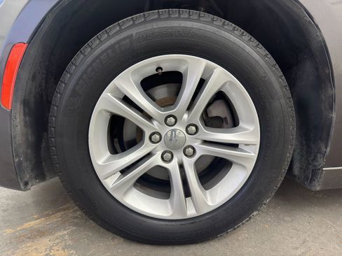 Used 2019 Dodge Charger SXT image 13