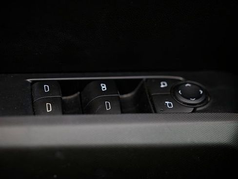 Used 2024 GMC Canyon Elevation image 18