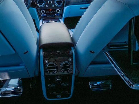 Used 2025 Rolls-Royce Cullinan Black Badge image 77