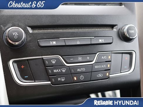 Used 2018 Ford Fusion SE w/ Fusion SE Technology Package FWD image 36