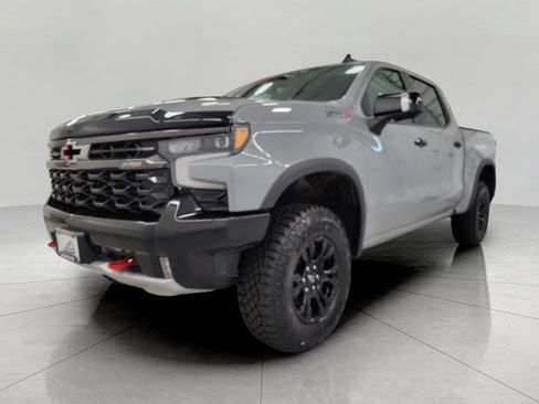 Used 2024 Chevrolet Silverado 1500 ZR2 w/ Technology Package AWD/4WD image 39
