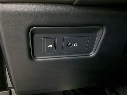 Used 2018 Land Rover Range Rover Sport HSE image 33