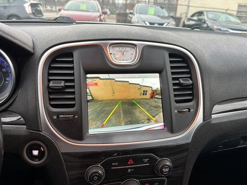 Used 2019 Chrysler 300 Touring w/ Sport Appearance Package image 33