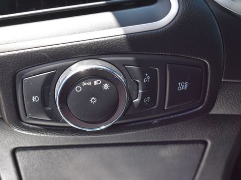 Used 2019 Ford Edge SEL w/ Equipment Group 201A AWD/4WD image 18