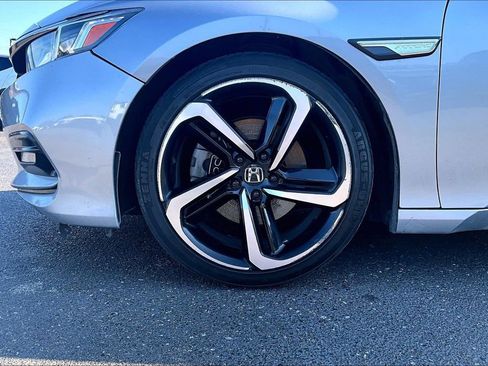 Used 2019 Honda Accord Sport image 2