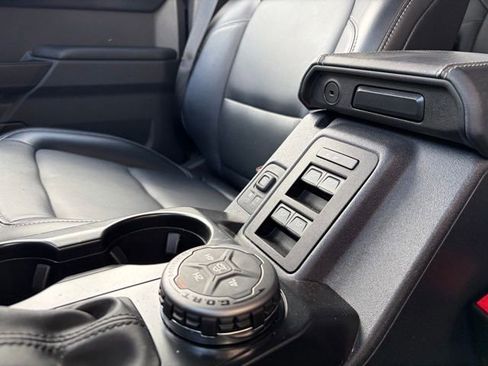 Used 2025 Ford Bronco Outer Banks image 18