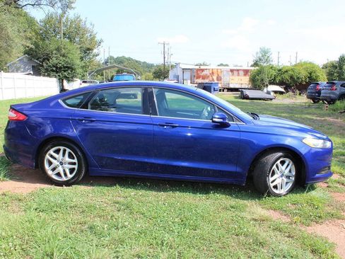 Used 2015 Ford Fusion SE FWD image 6