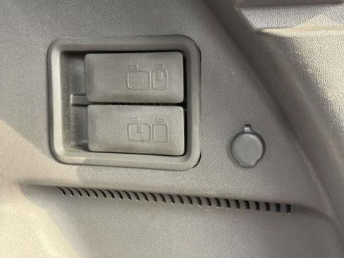 Used 2024 Chevrolet Equinox LT image 9