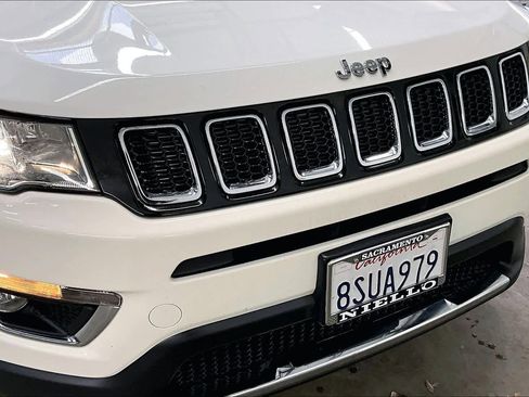 Used 2019 Jeep Compass Limited image 31