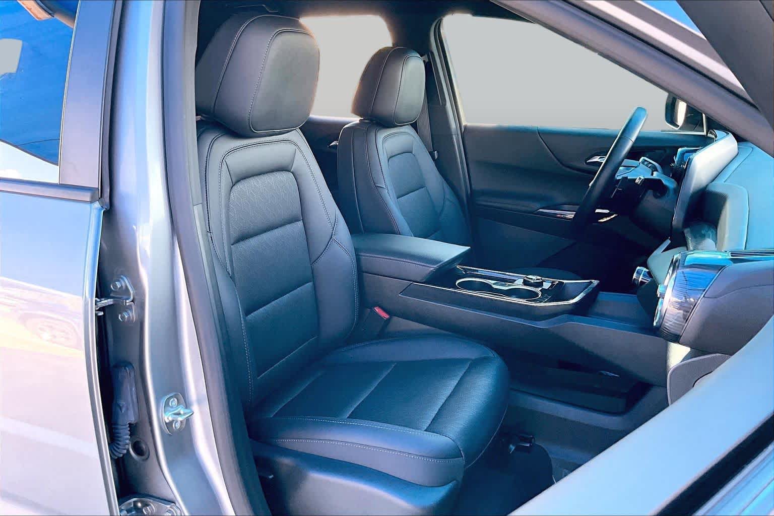Used 2026 Chevrolet Equinox LT w/ Convenience Package II AWD/4WD image 9