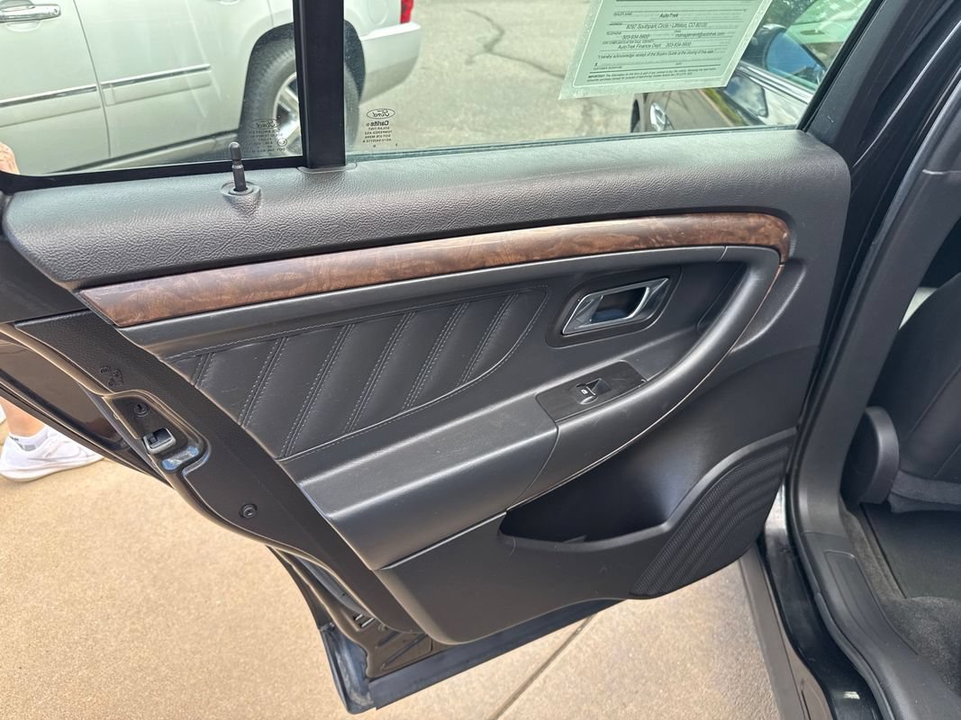 Used 2013 Ford Taurus Limited FWD image 20