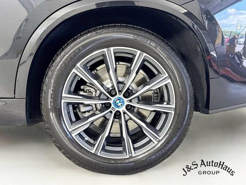 Used 2024 BMW X5 xDrive50e w/ M Sport Package AWD/4WD image 39