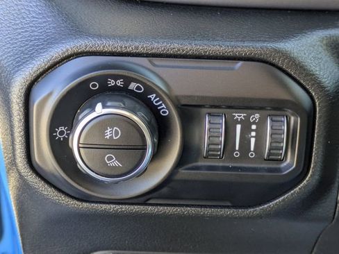 Used 2022 Jeep Gladiator Sport image 23