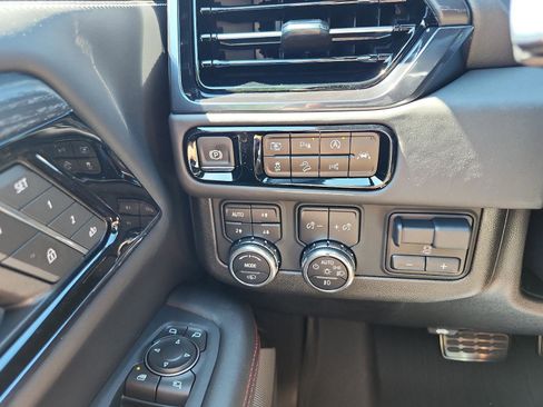 New 2025 GMC Yukon AT4 Ultimate w/ LPO, Floor Liner Package image 18