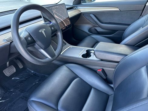 Used 2021 Tesla Model 3 Standard Range Plus image 9