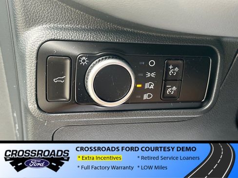 New 2025 Ford Explorer Active image 16