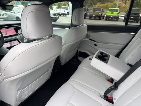 New 2025 Jeep Wagoneer S Limited image 9