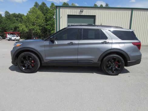 Used 2023 Ford Explorer ST w/ Equipment Group 401A AWD/4WD image 3