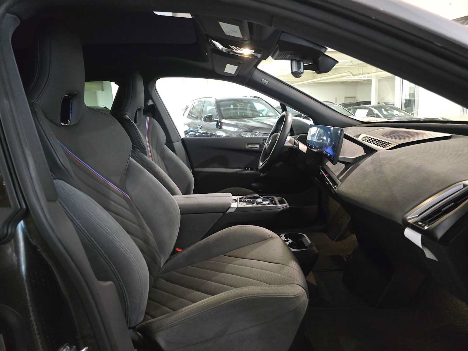 Used 2026 BMW iX xDrive60 w/ M Sport Package AWD/4WD image 10