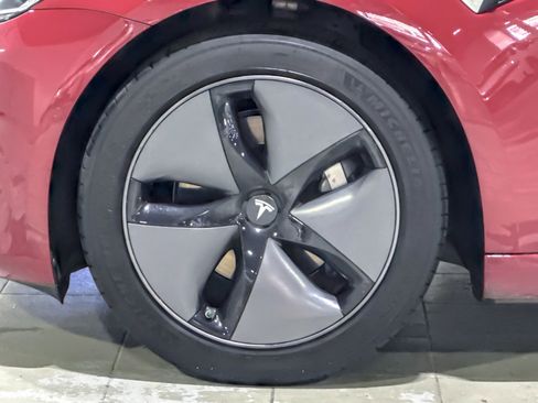 Used 2018 Tesla Model 3 Mid Range image 11