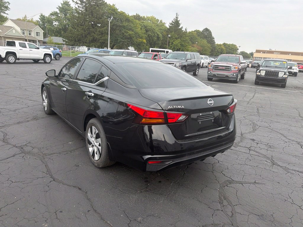 Used 2023 Nissan Altima 2.5 S FWD image 8