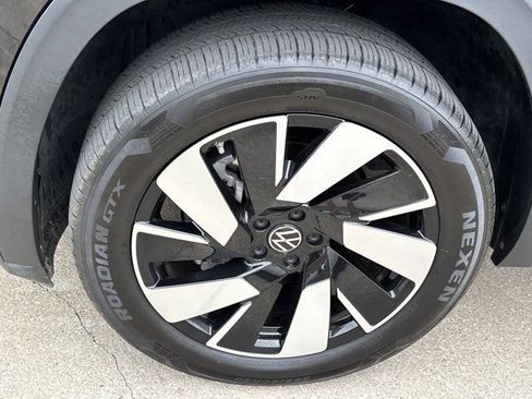 Used 2024 Volkswagen Atlas Cross Sport SEL AWD/4WD image 15
