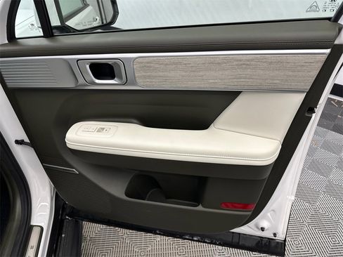 Certified 2025 Hyundai Santa Fe Calligraphy image 16