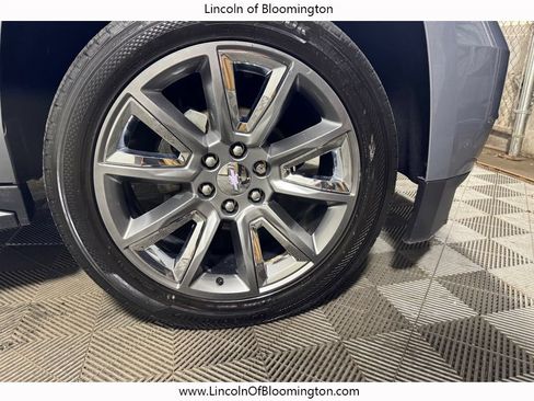 Used 2017 Chevrolet Suburban LT AWD/4WD image 25