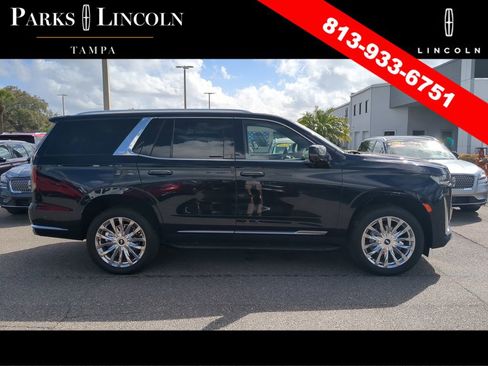 Used 2023 Cadillac Escalade Premium Luxury image 3