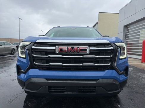 Used 2025 GMC Terrain Elevation w/ Elevation Premium Package image 2