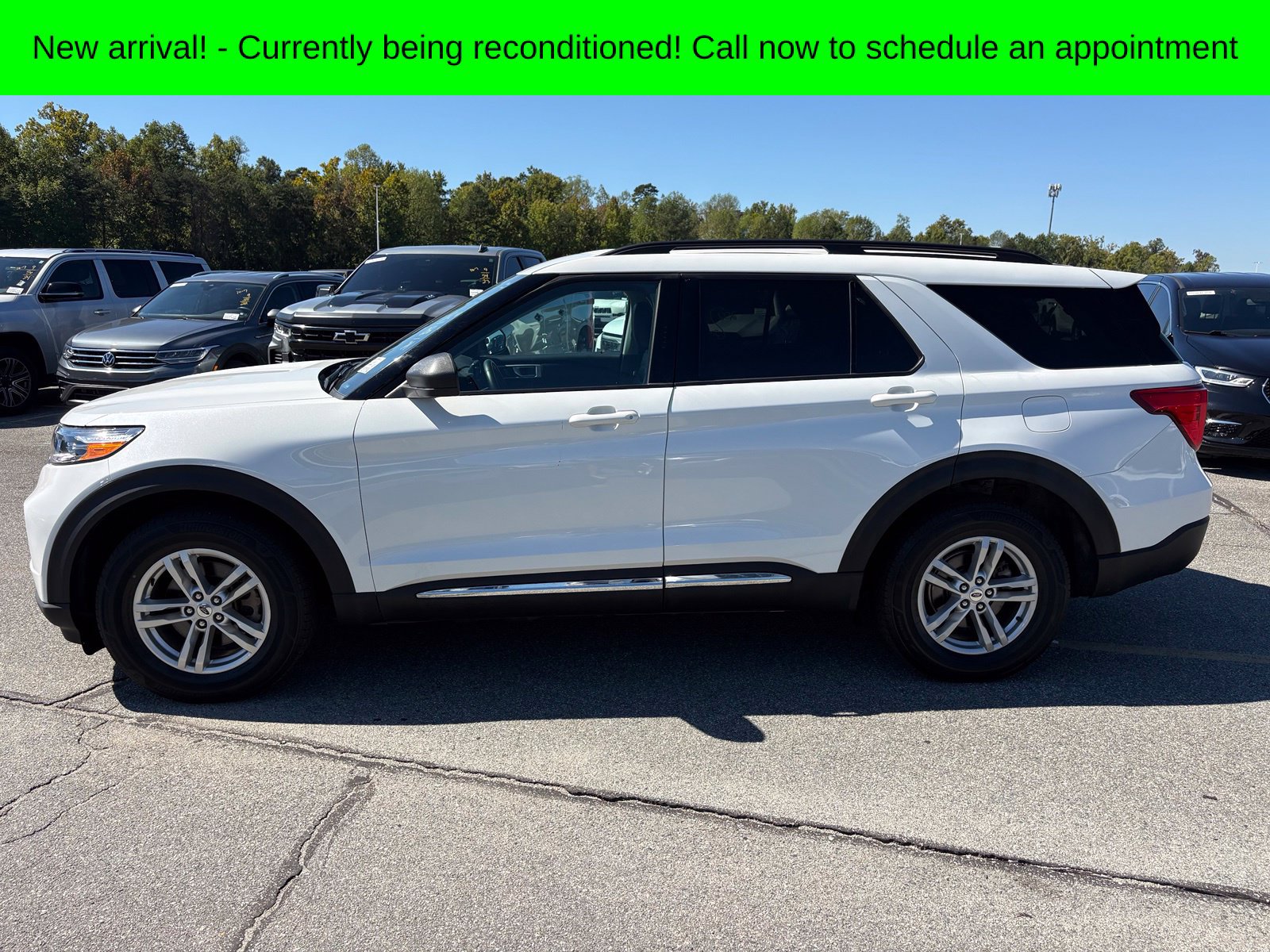 Used 2024 Ford Explorer XLT w/ Equipment Group 202A AWD/4WD image 11