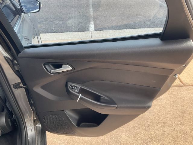 Used 2012 Ford Focus SEL FWD image 17