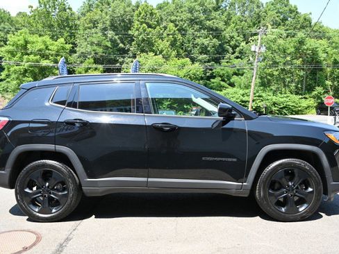 Used 2018 Jeep Compass Latitude AWD/4WD image 6