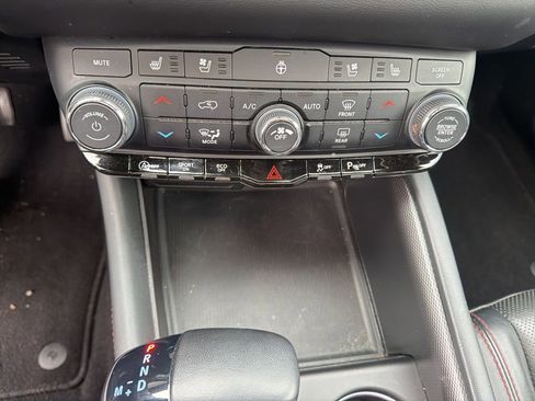 Used 2024 Dodge Durango GT image 21