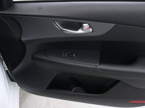 Used 2020 Kia Forte LXS image 28