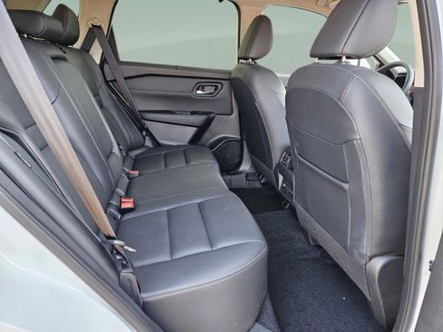 Used 2024 Nissan Rogue SL w/ SL Premium Package image 14