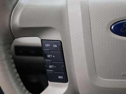 Used 2010 Ford Escape XLT image 10