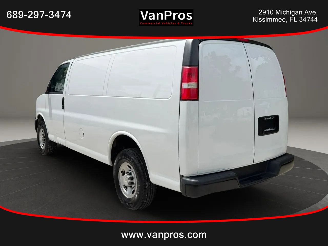 Used 2022 Chevrolet Express 2500 w/ Driver Convenience Package RWD image 3