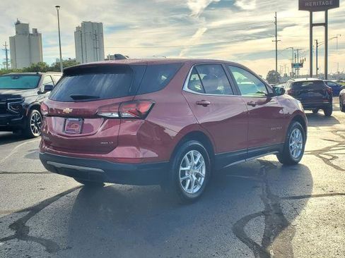 Used 2024 Chevrolet Equinox LT image 2