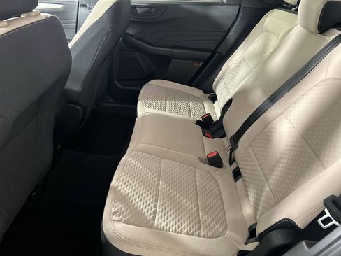 Used 2022 Ford Escape SE image 24