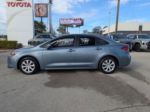 Used 2022 Toyota Corolla LE image 9