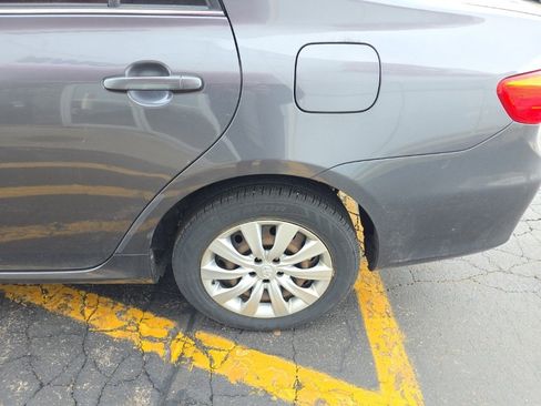 Used 2013 Toyota Corolla LE image 11