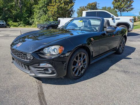 Used 2017 FIAT 124 Spider Abarth RWD image 8