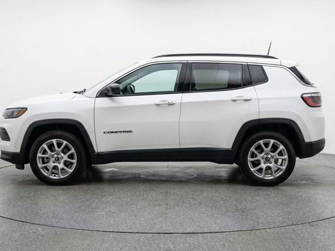 Used 2025 Jeep Compass Limited image 5