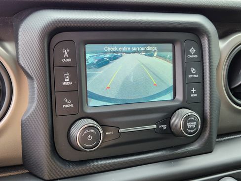 Used 2018 Jeep Wrangler Unlimited Sport S image 22