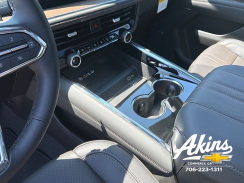 New 2026 Chevrolet Tahoe High Country w/ Sun And Tow Package AWD/4WD image 16