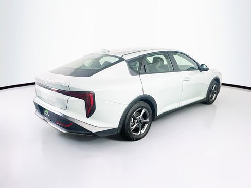 Used 2025 Kia K4 LXS image 9