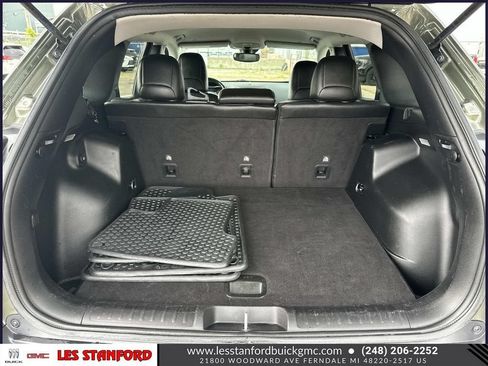 Used 2021 Jeep Cherokee Trailhawk AWD/4WD image 11
