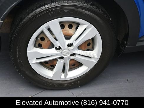 Used 2022 Nissan Kicks S FWD image 5