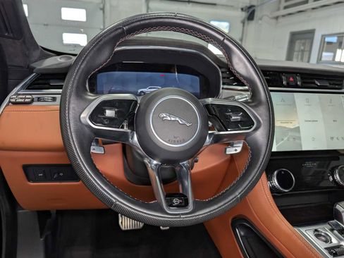 Used 2021 Jaguar F-PACE SVR image 35